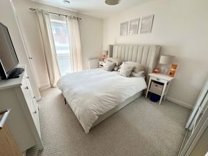Bedroom- click for photo gallery